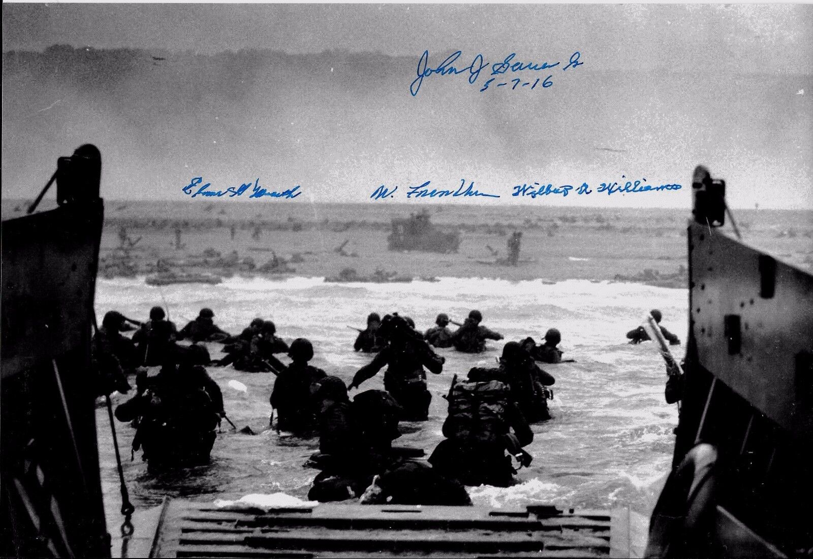 D-DAYJUNE 6,1944 OMAHA BEACH LANDING 4 D-DAY VETERANS RARE MULTI SIGNED Photo Poster painting