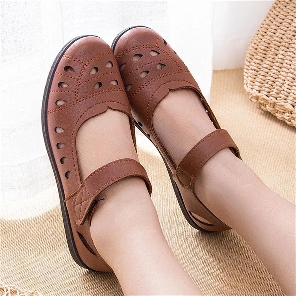 Smiledeer Summer Ladies Hollow Comfortable Flat Velcro Leather Sandals