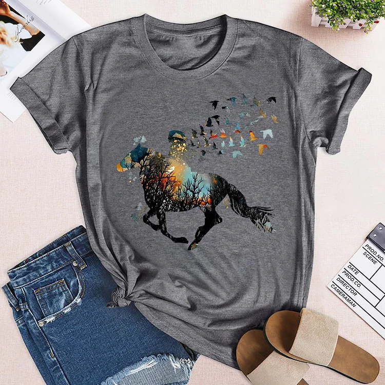 Just a girl who loves horses Round Neck T-shirt-0024852