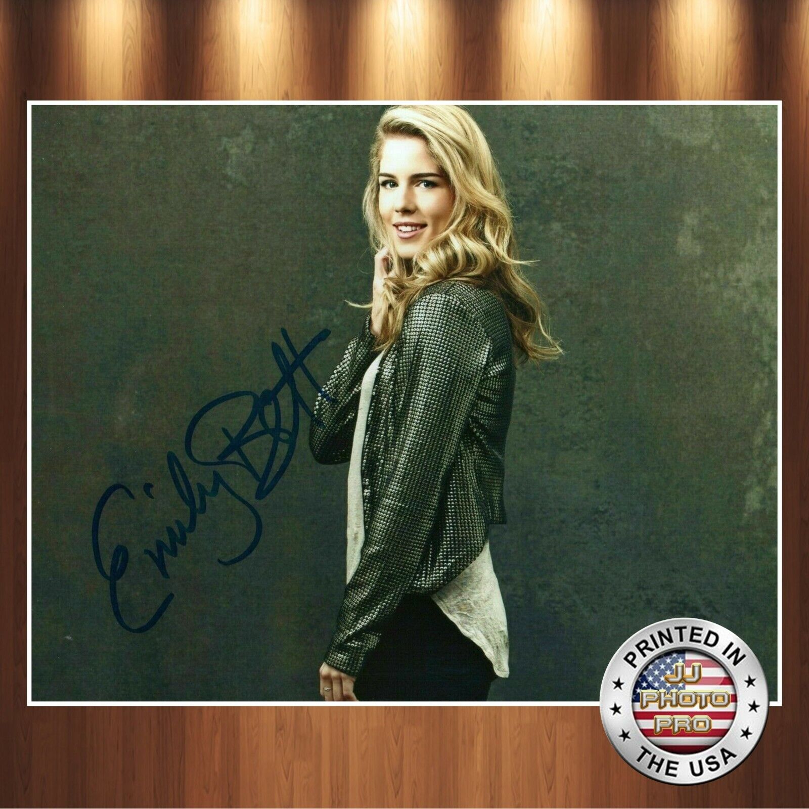 Emily Bett Rickards Autographed Signed 8x10 Photo Poster painting (The Flash) REPRINT