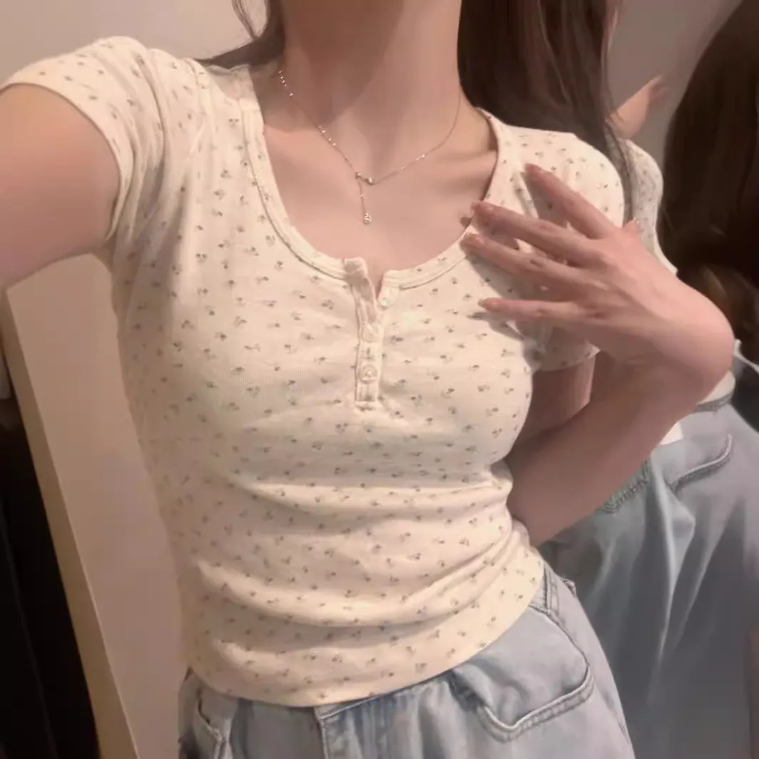 Uveng Uveng Floral Short Sleeve Short Jacket Women's Summer 2024 New Slim Design Sense Versatile Slim Thin T-Shirt