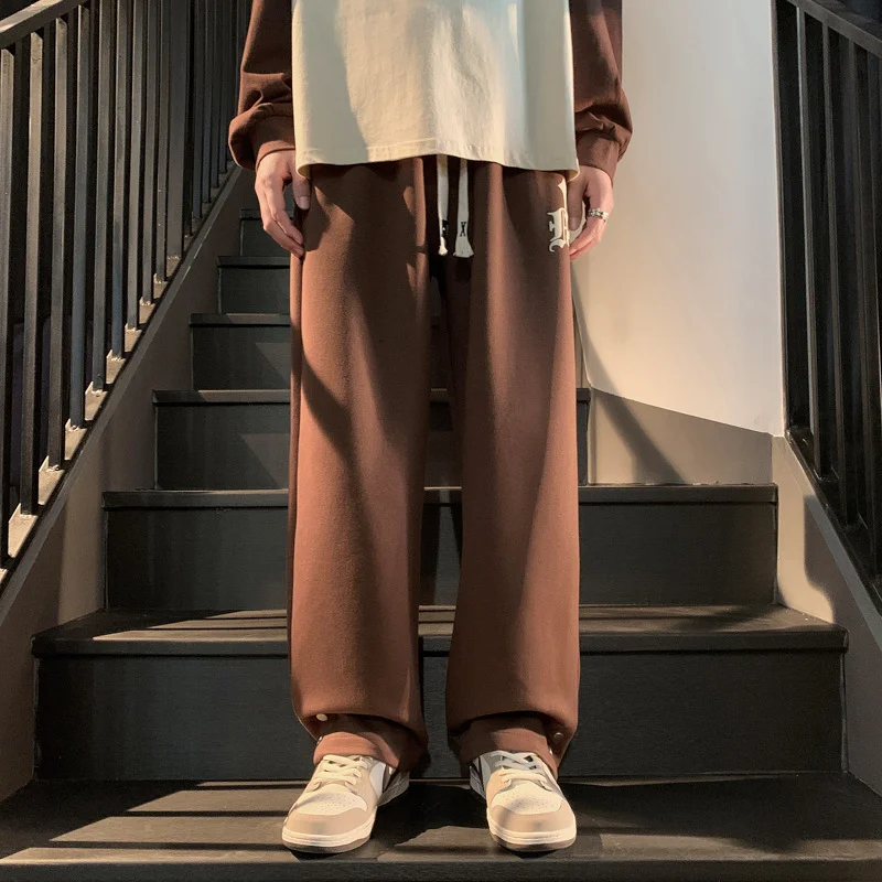 Middle-Aged Men’s Guide to Pants: Elevating Your Wardrobe with Age-Appropriate Style