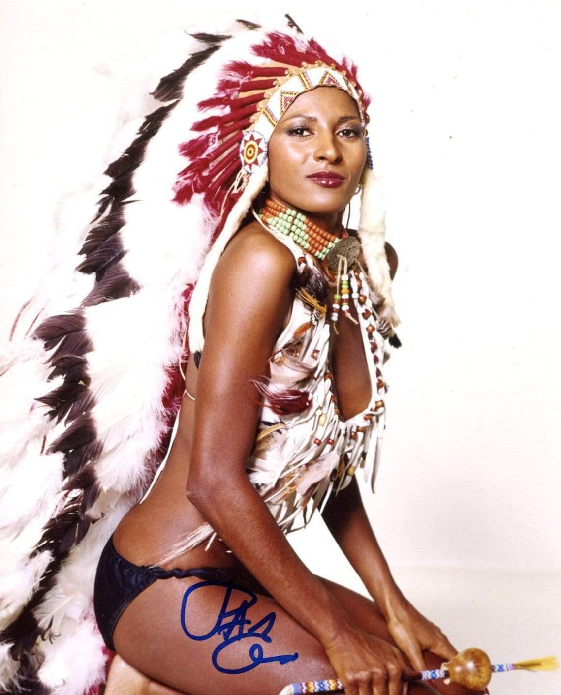 ACTRESS Pam Grier autograph, signed Photo Poster painting