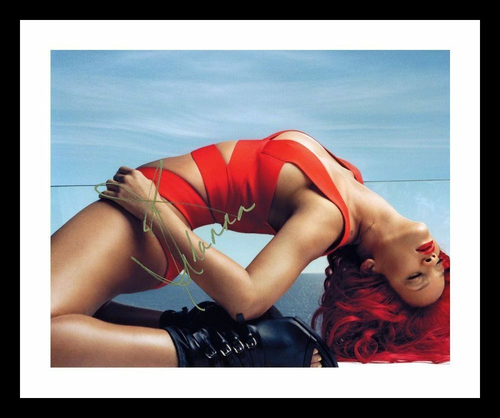 Rihanna Autograph Signed & Framed Photo Poster painting 8