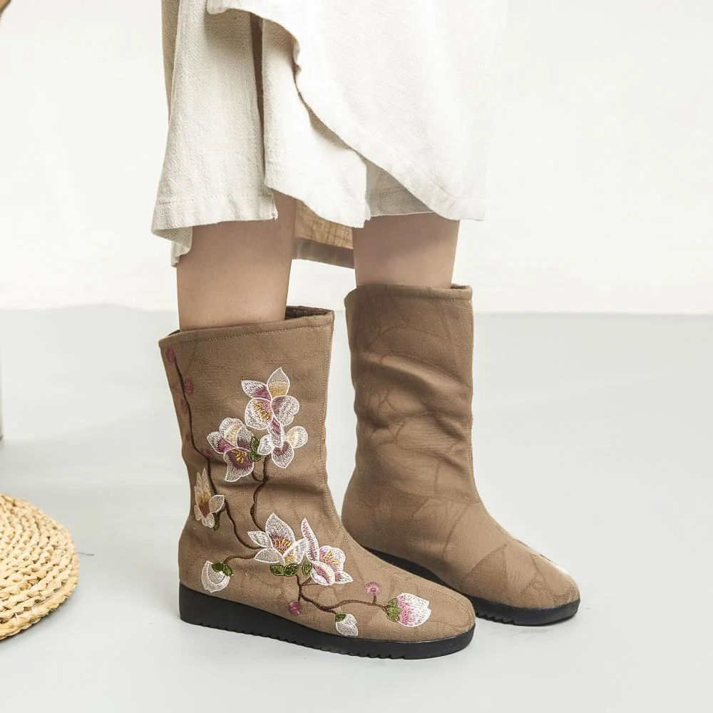 Female Fleece Lined Cotton Fabric Loose Wide Leg Boots For Ladies Retro Winter Women Flower Embroidered Flat Shoes Mid Calf