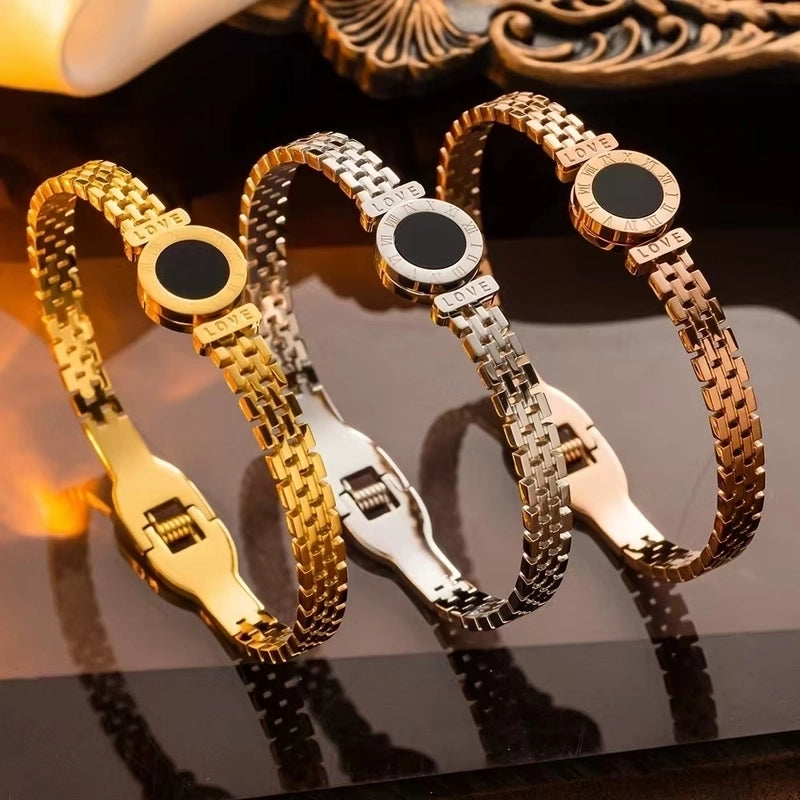 Luxurious Minimalist Roman Style Roman Numeral Titanium Steel 18K Gold Plated Shell Bangle In Bulk