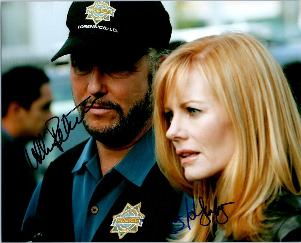 WILLIAM PETERSEN & MARG HELGENBERGER Dual Signed Autographed 8x10 Pic. CSI