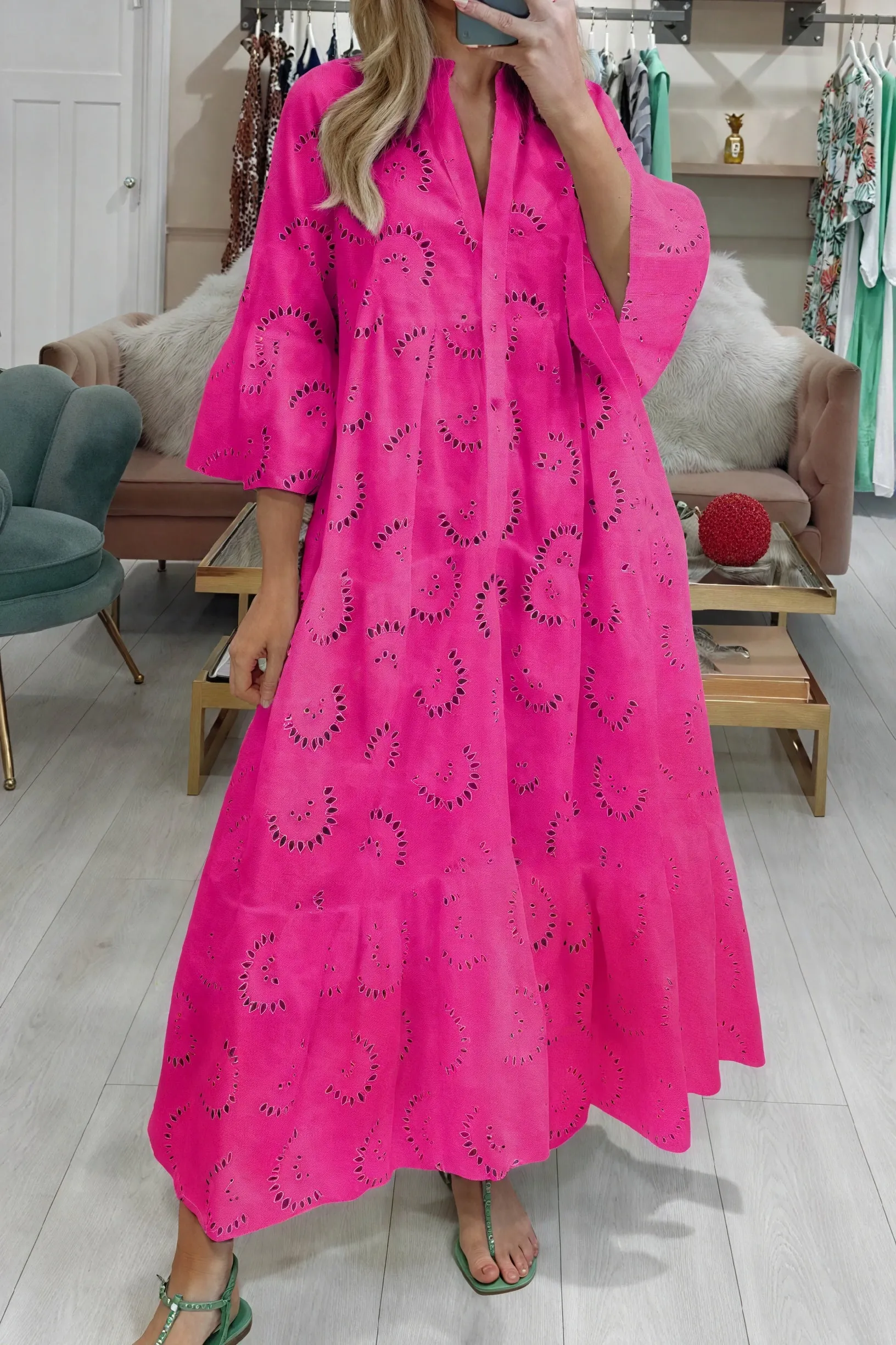 Kleidhaus Damen Lochstickerei Kleid – V-Ausschnitt, 3/4-Ärmel, Knopfleiste-83323-1280320f-48bd-4025-a2de-df9af720b1a3