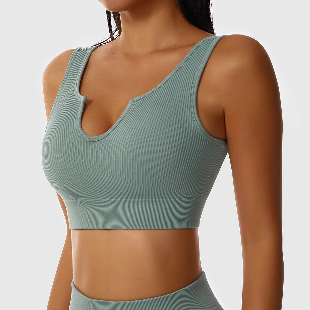 Solid color seamless sports bra