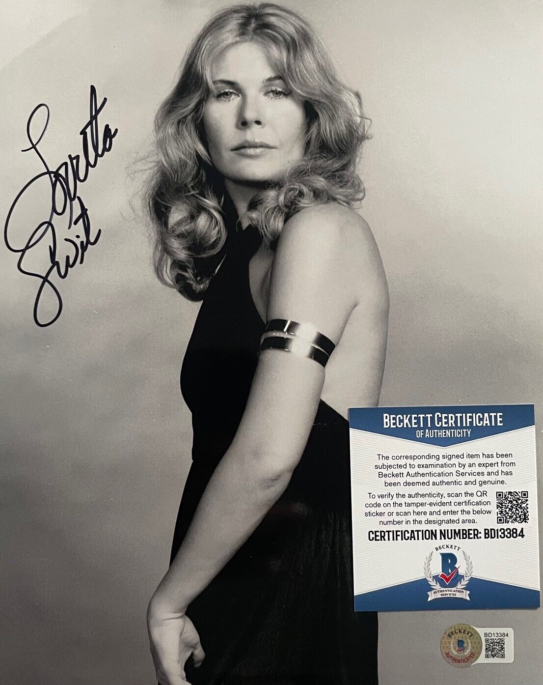 Loretta Swit Original Autographed 8X10 Photo Poster painting w/Beckett COA #2