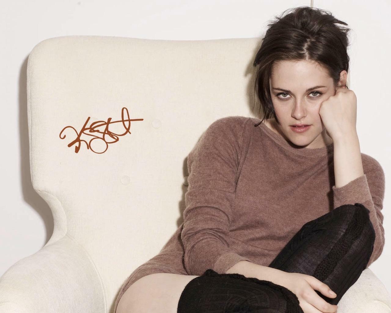 Kristen Stewart Twilight SIGNED AUTOGRAPHED 10 X 8