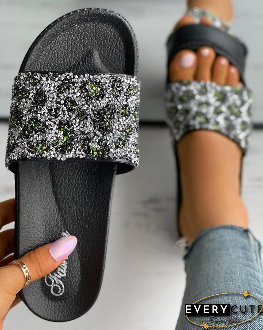 Cheetah Pattern Studded Casual Slippers