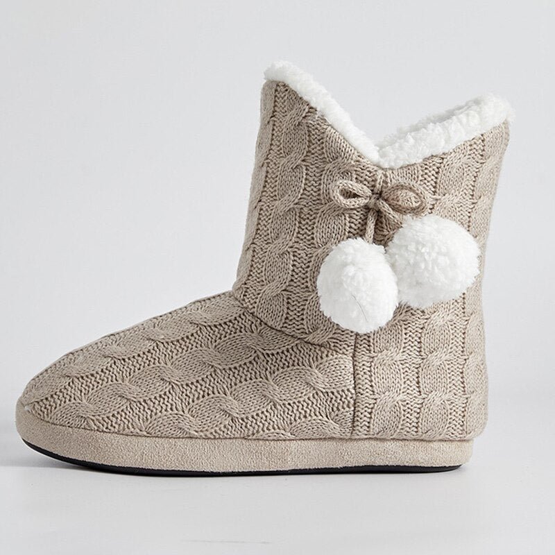 Female Slippers Plush Winter Furry Slippers Women 2020 Cotton Fabric Indoor Slippers Soft House Slippers Bedroom Designer Shoes