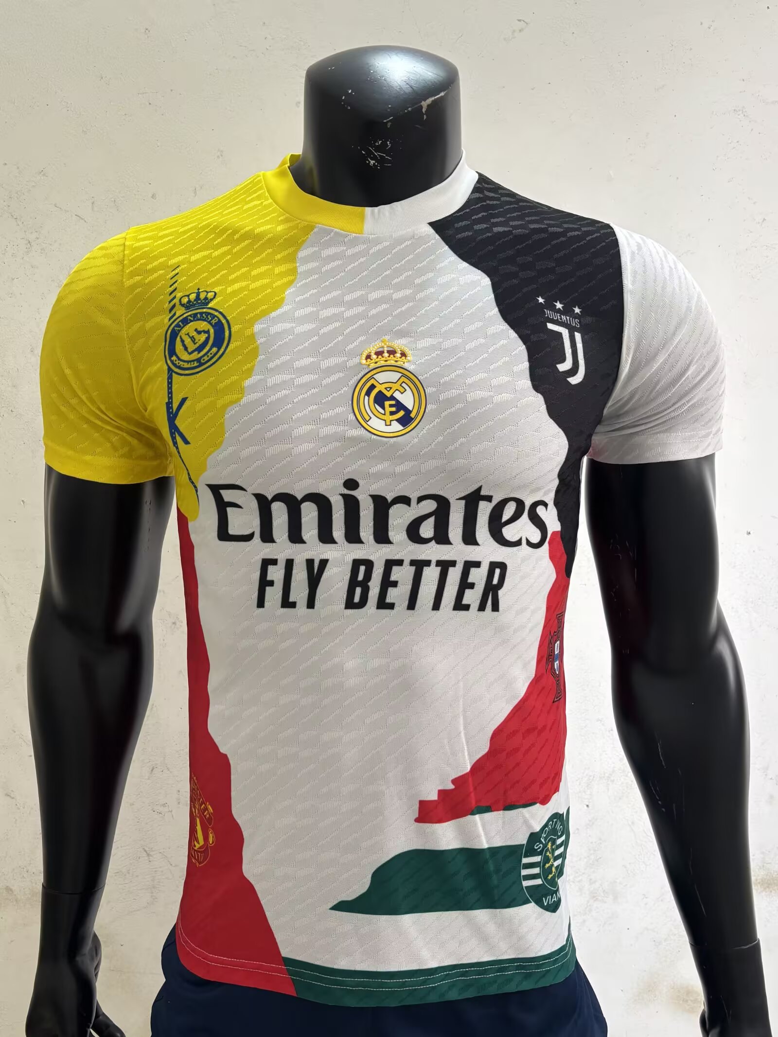 2025/2026 Player Version Cristiano Ronaldo Legendary Jersey CR7（The player version jersey is a bit tight, please pay attention to the size selection）