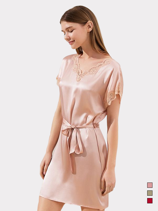19 MOMME Chemise de nuit en soie manches courts détail dentelle avec ceinture- SOIE PLUS