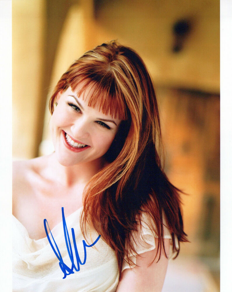 Sara Rue glamour shot autographed Photo Poster painting signed 8x10 #2