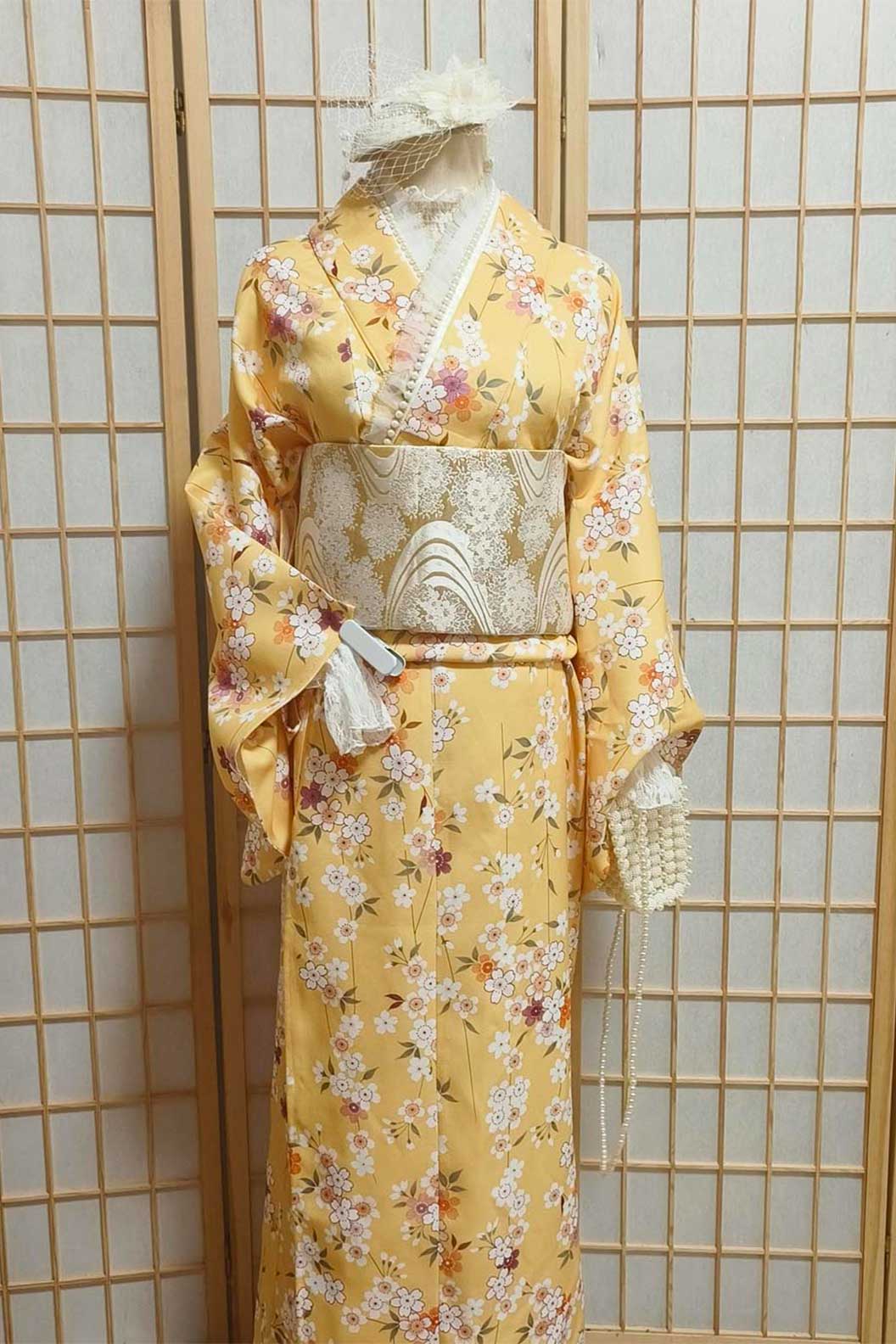 Yukata Kimono Pale Yellow Floral Wrinkle-Resistant Fabric - じんじゃさんぱい Stupa Stones