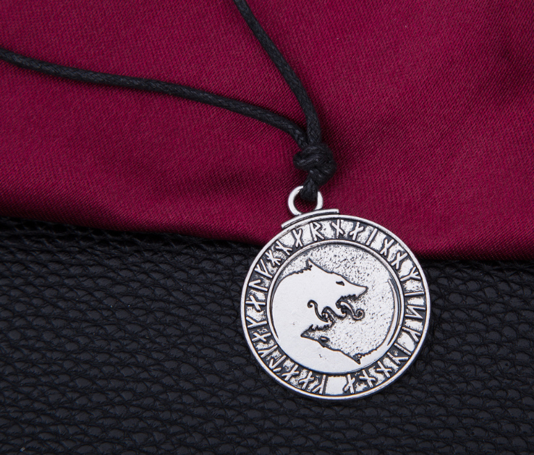 Unic Wolf Runic Wolf Pendant