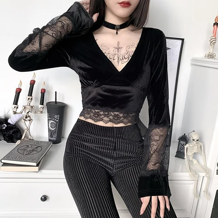 GOTH LONG SLEEVE LACE CROP BLACK BLOUSE