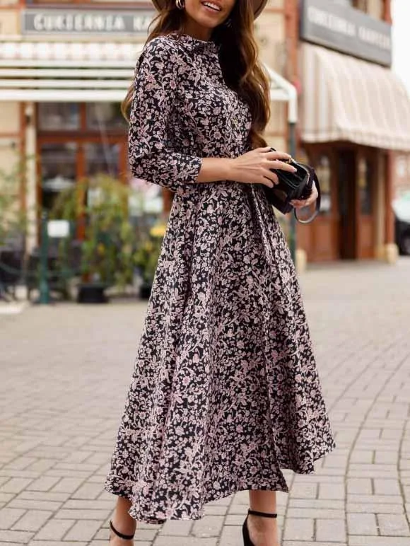 Women Half Sleeve V-neck Solid Color Dress