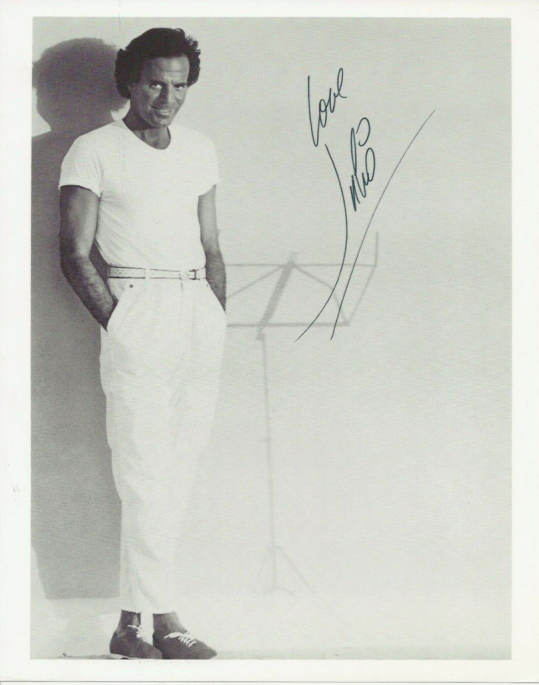 JULIO IGLESIAS Signed Photo Poster painting Autographed 8x10 SNGER Songwriter FOOTBALLER COA 12