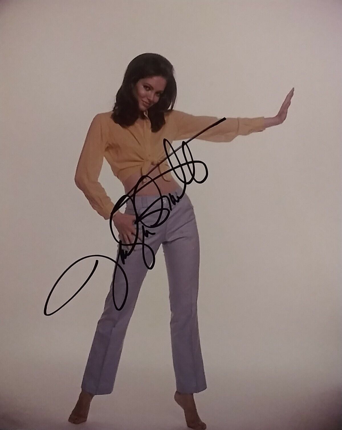 Jaclyn Smith signed 8 x 10