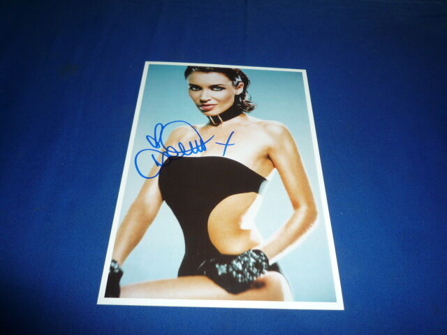 DANNII MINOGUE signed autograph In Person 6x8 (15x21 cm)