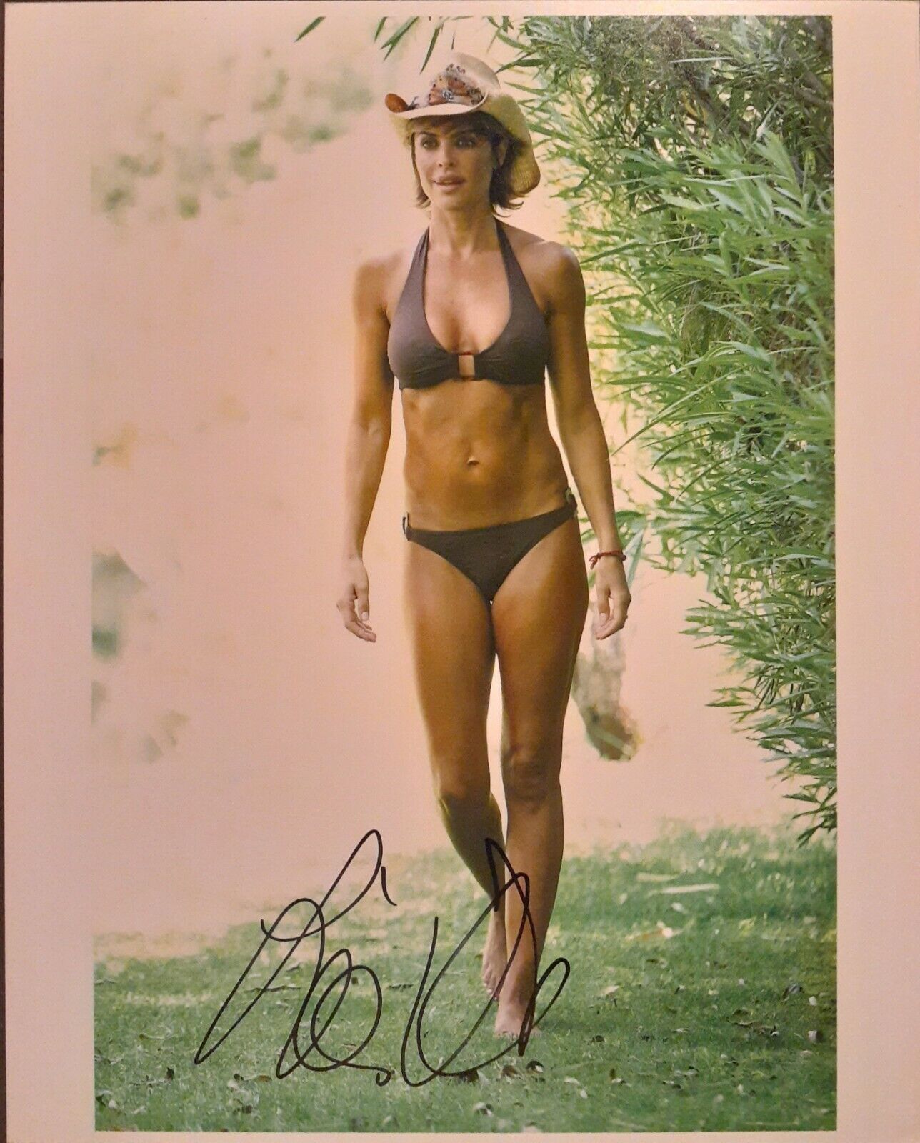 Lisa Rinna signed 8x10