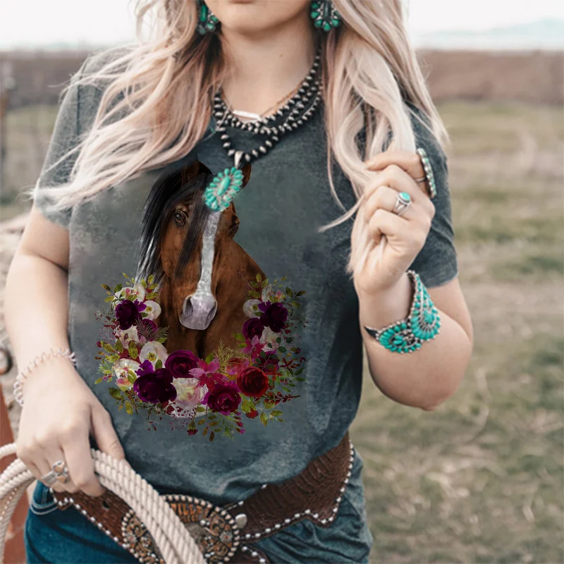 Horses And Flowers Casual Women's Graphic Tees