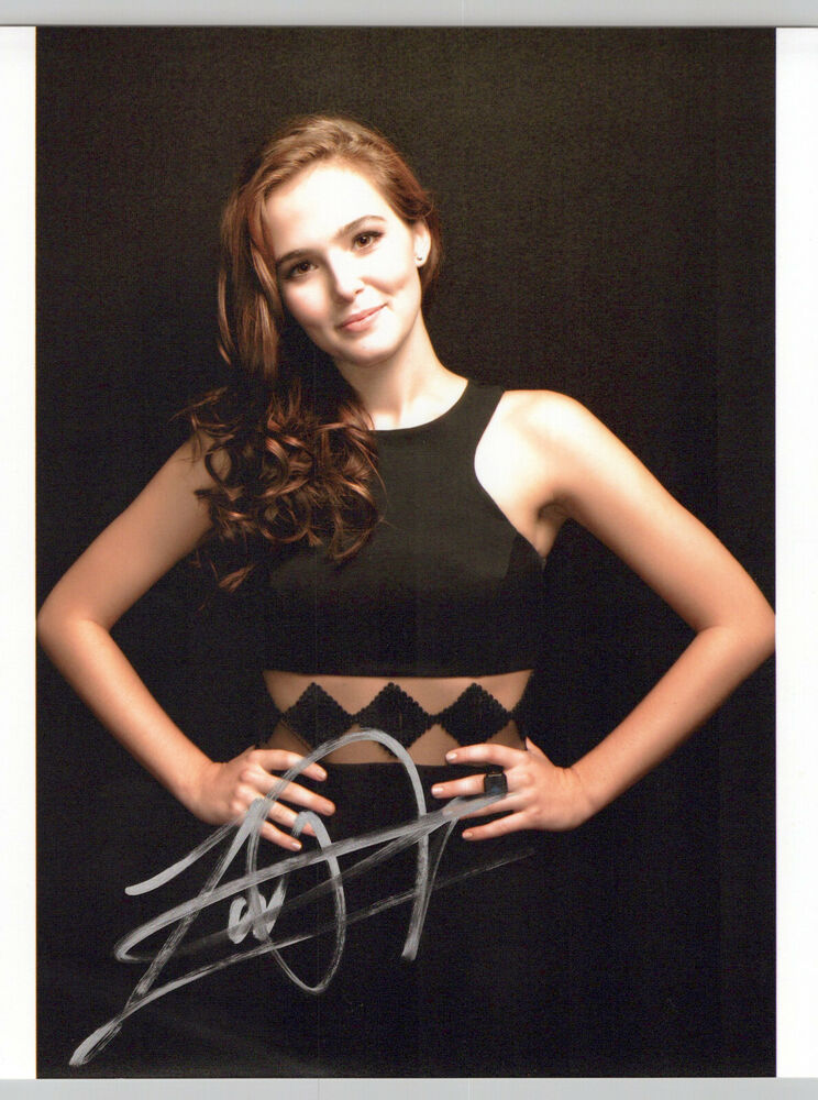 Zoey Deutch glamour shot autographed Photo Poster painting signed 8x10 #2