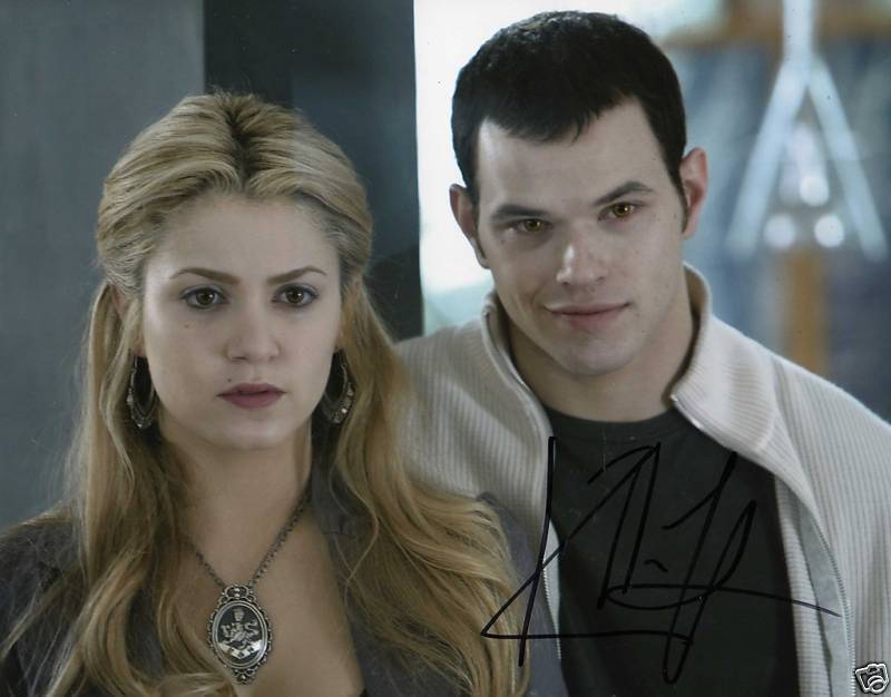 KELLAN LUTZ *TWILIGHT* NEW MOON SIGNED 8X10 PICTURE