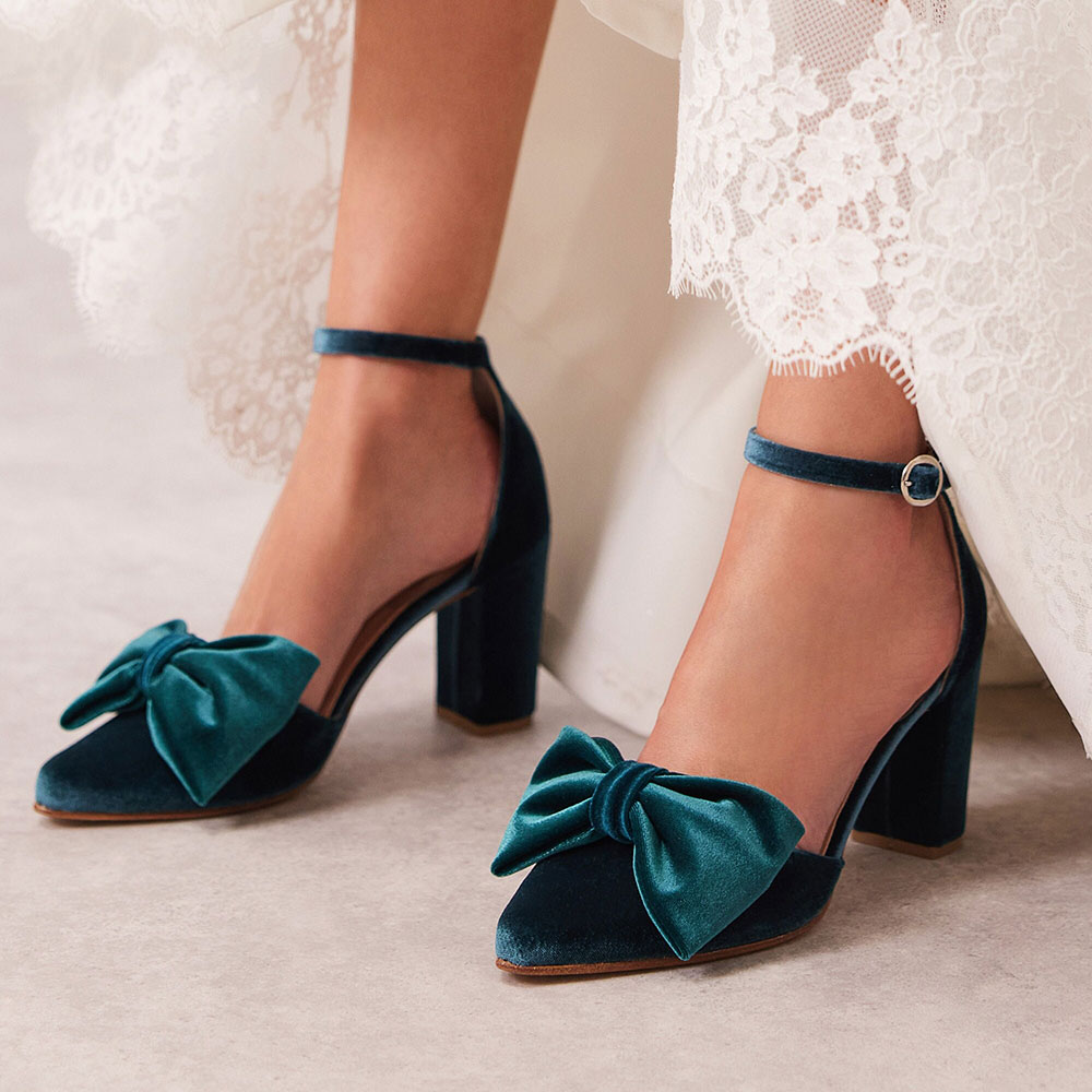 Green Velvet Closed Toe Chunky Heel Ankle Strap Pumps with Bow Nicepairs