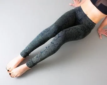 Pornhint LEGGINGS with abstract snake pattern - screen printing - unisex - blue-green