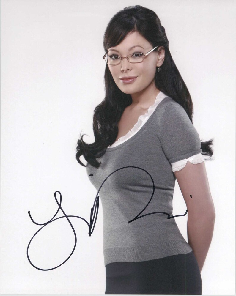 Lindsay Price Signed Autographed Glossy 8x10 Photo Poster painting - COA Matching Holograms