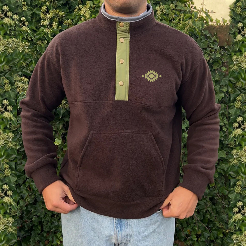 Stylish Fleece Pullover with Embroidered Design for Outdoor Adventures