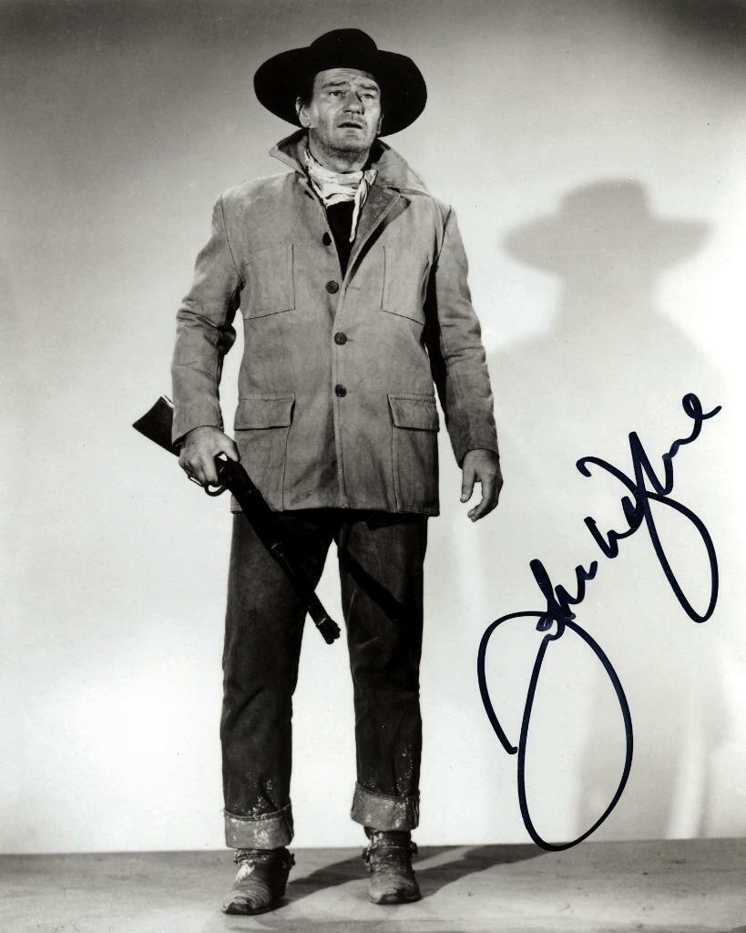 JOHN WAYNE SIGNED AUTOGRAPHED 10 X 8