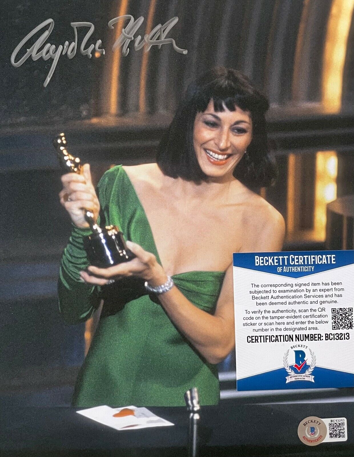 Anjelica Huston Original Autographed 8X10 Photo Poster painting w/Beckett COA