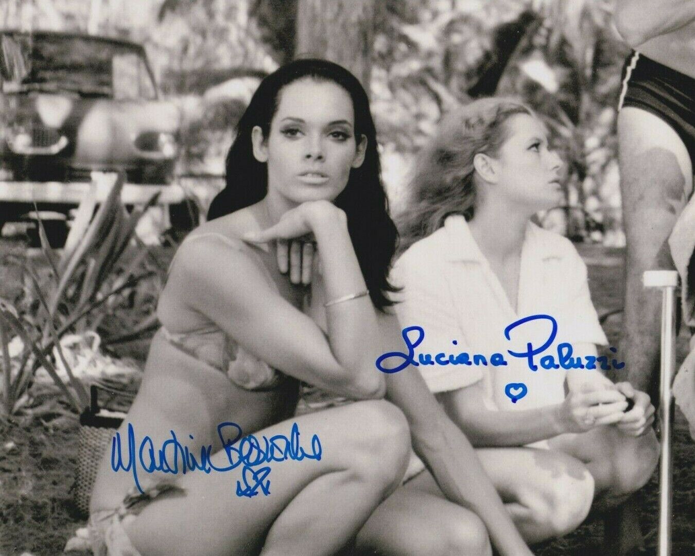 Martine Beswick, Luciana Paluzzi 10 x 8