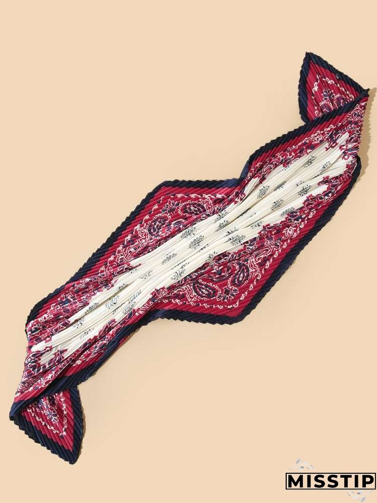 Graphic Pleated Scarf