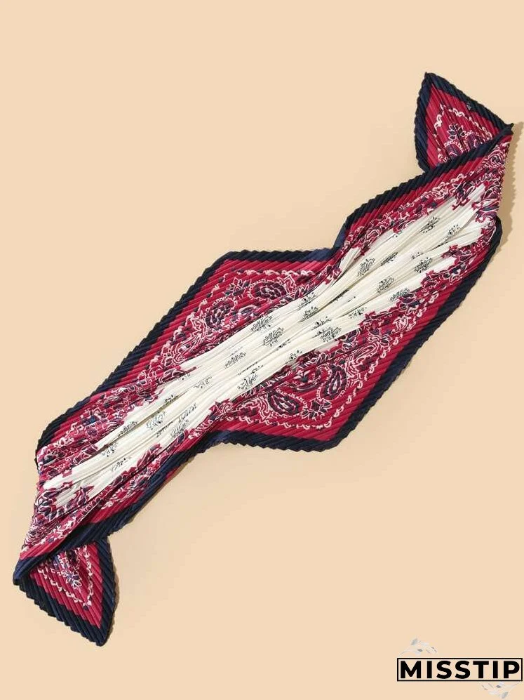 Graphic Pleated Scarf
