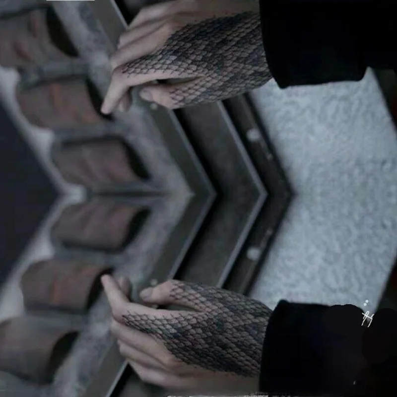 New Dark Snake Shaped Scales Temporary Tattoo Stickers Men and Women Waterproof Black Personality Cool Hand Back Art Fake Tattoo