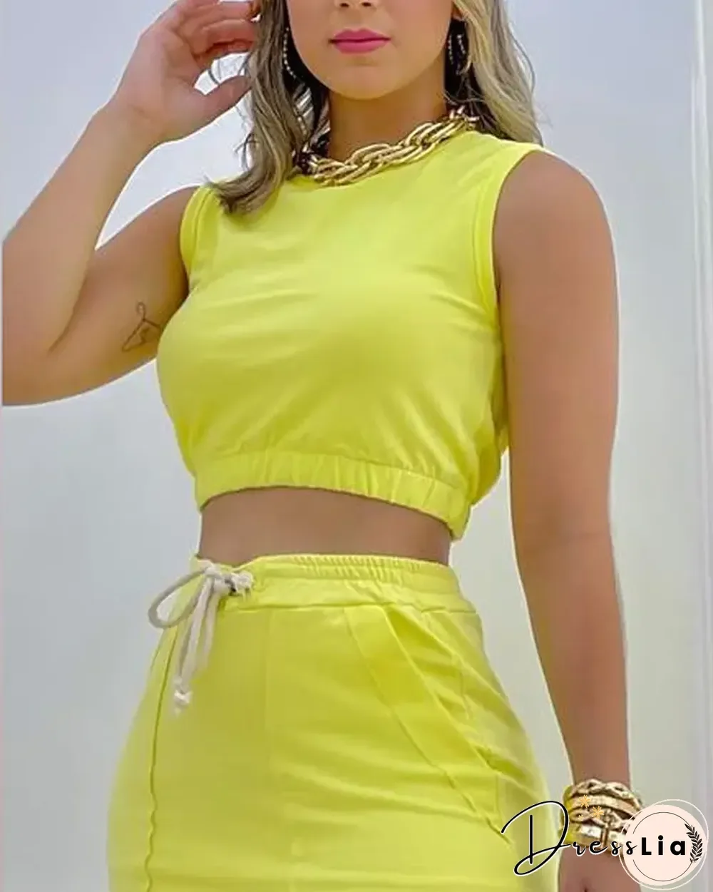 Letter Camouflage Print Tank Top & Drawstring Slit Skirt Set