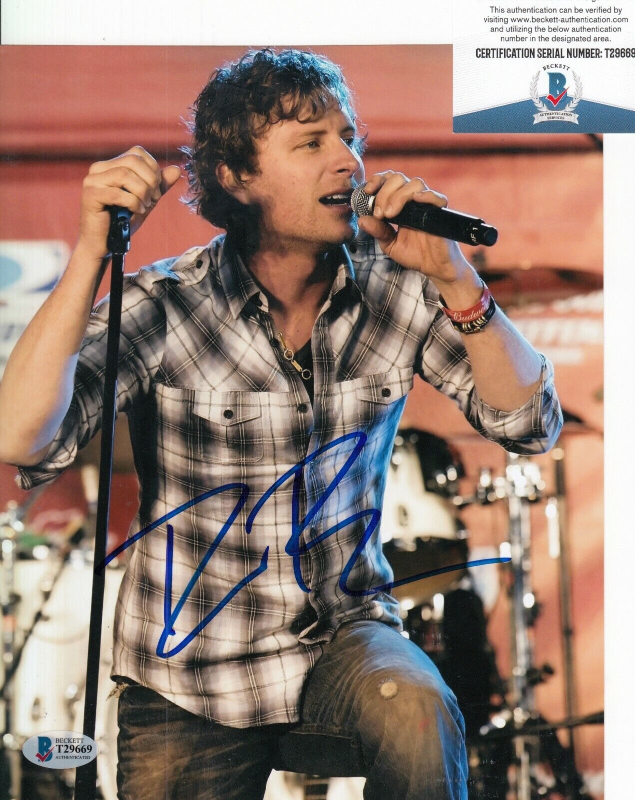 DIERKS BENTLEY signed (COUNTRY MUSIC) Singer 8X10 Photo Poster painting BAS BECKETT T29669