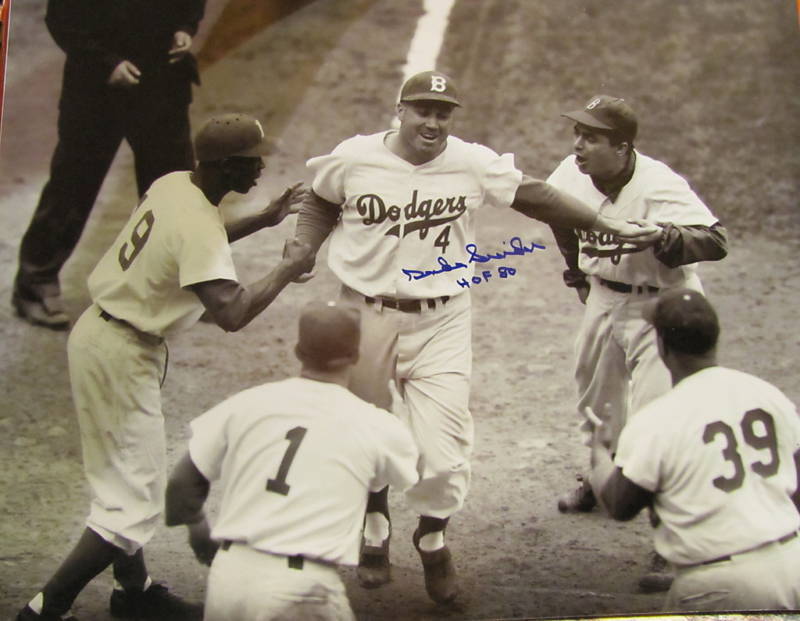 DUKE SNIDER BROOKLYN DODGERS HOF 80 ACTION SIGNED 16x20