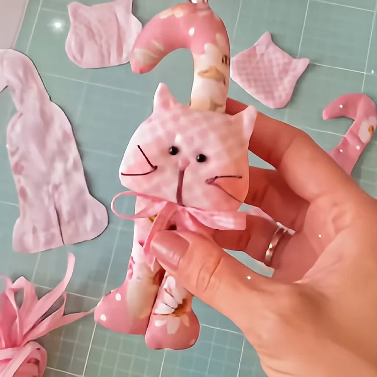 CAT Keychain Sewing Template - With Tutotrial