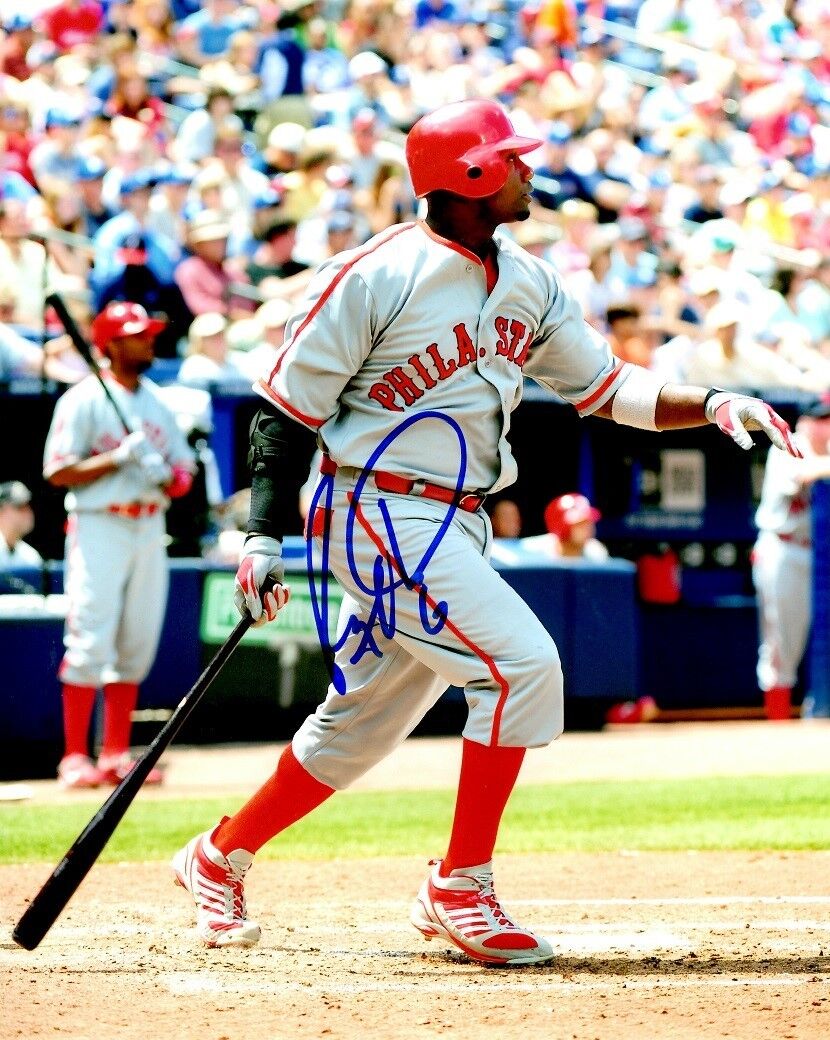 Signed 8x10 RYAN HOWARD Philadelphia Phillies Autographed Photo Poster painting - COA