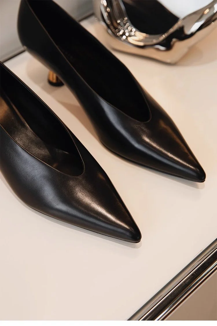 Yyvonne High-Heeled Women 2025 Spring And Summer New Fashion Tip Fine Heel V Granny Shoes Small Heel Cat Heel Single Shoes