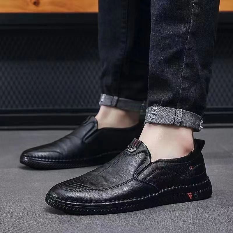 Casual, non-slip men's leather shoes with soft sole