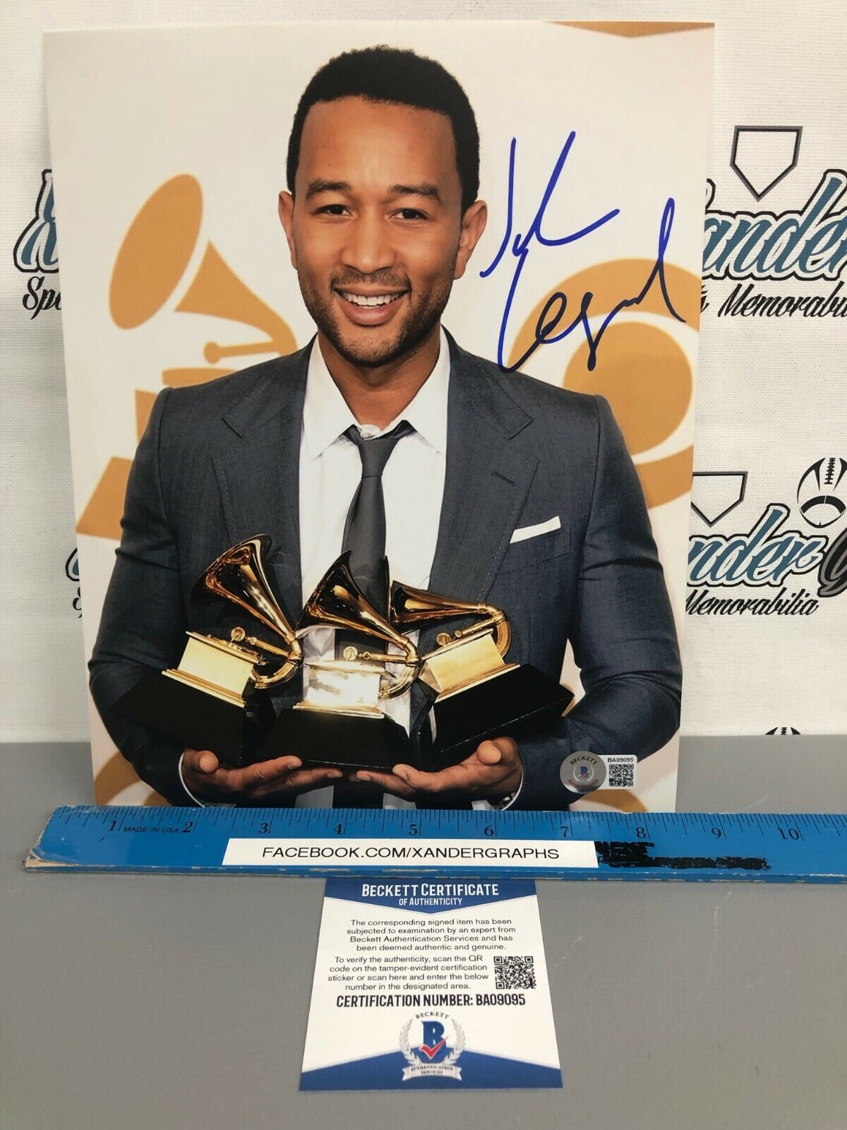 JOHN LEGEND SIGNED AUTOGRAPHED 8x10 GRAMMY MUSIC Photo Poster paintingGRAPH BECKETT BAS COA