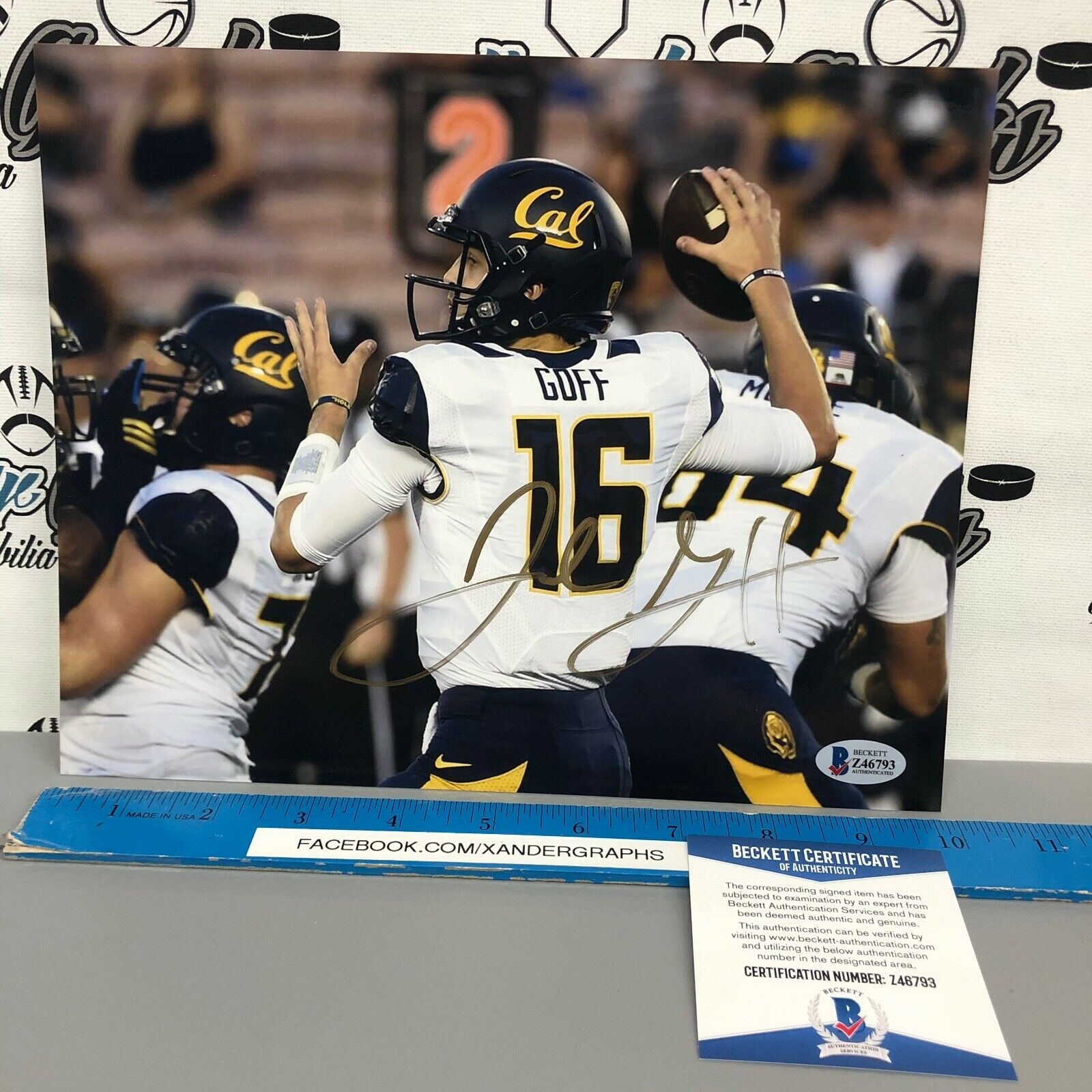 JARED GOFF CAL BEAR SIGNED AUTOGRAPHED 8X10 FOOTBALL Photo Poster paintingGRAPH-BECKETT BAS COA